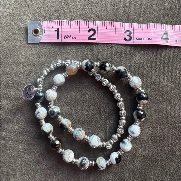 Kinsley Armelle Silver and Black Beaded double-wrap Bracelet - Picture 2 of 2